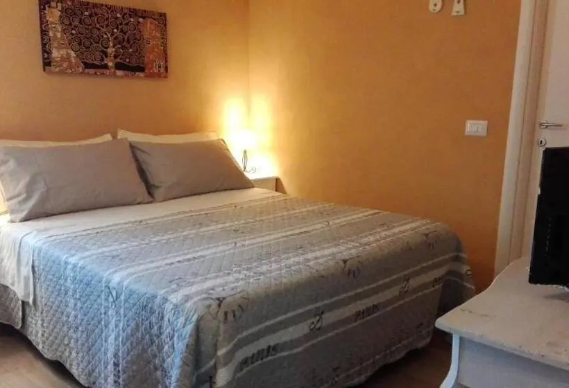スタンダードルーム, Il Cortile Friendly House