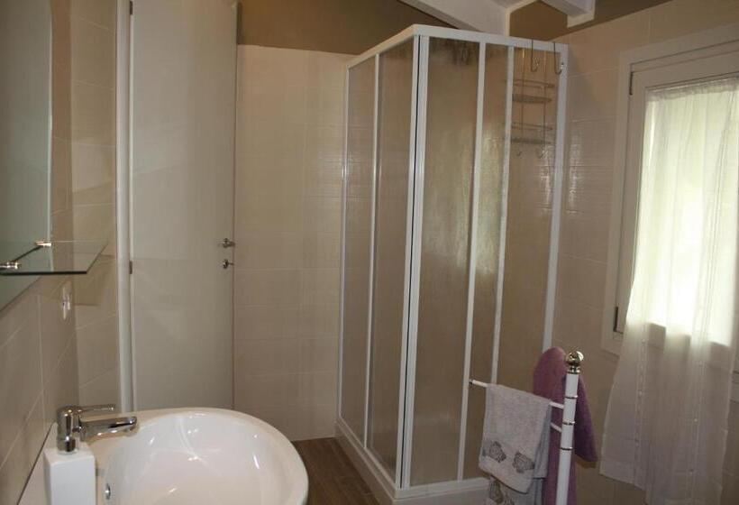 חדר סטנדרט לארבעה, Il Cortile Friendly House