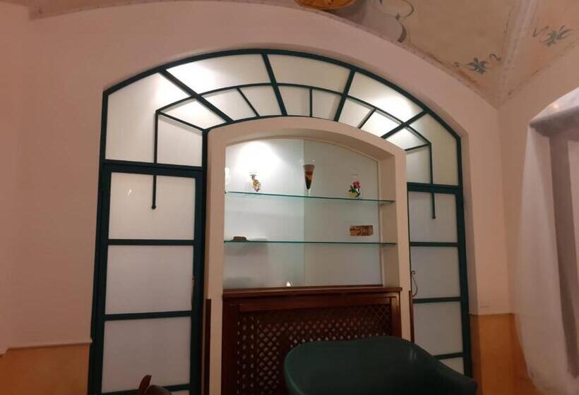 سوئیت با بالکن, Kriò Suite