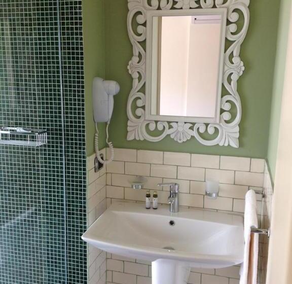 带露台的小型套房, La Boheme Chambres