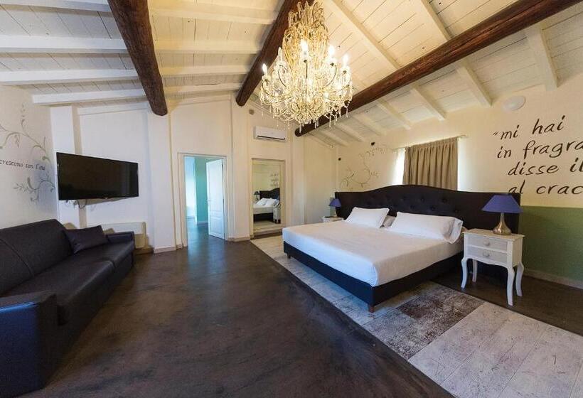 带露台的小型套房, La Boheme Chambres