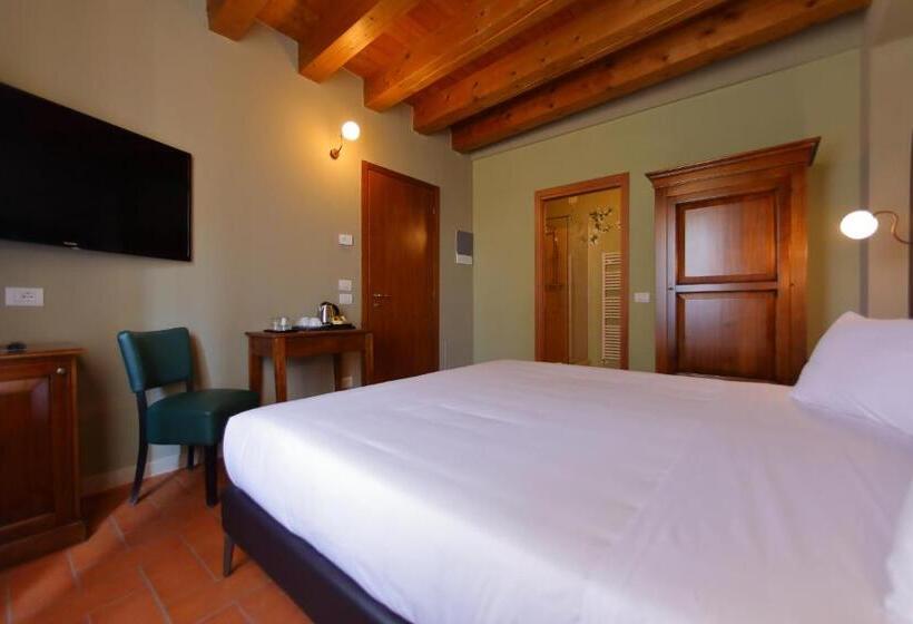 Номер Deluxe, La Boheme Chambres
