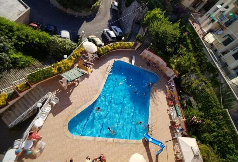 Семейное Студио, Residence Olivotti