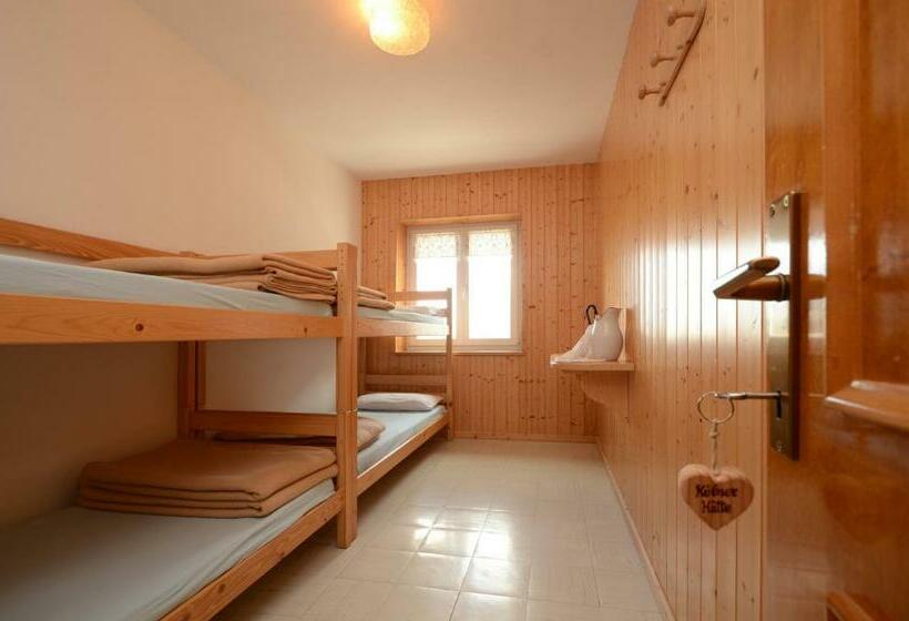 Standard Neljän Hengen Huone Jaettu Kylpyhuone, Rifugio Fronza Alle Coronelle Kölner Hütte