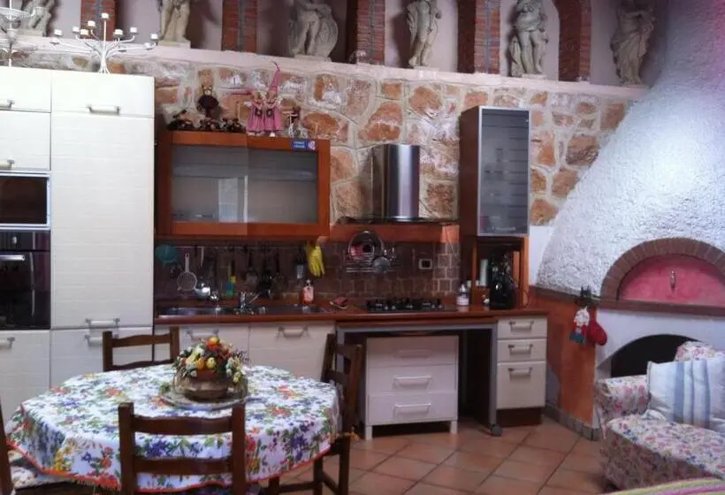 庭の見える1ベッドルームアパートメント, Agriturismo Peterpan