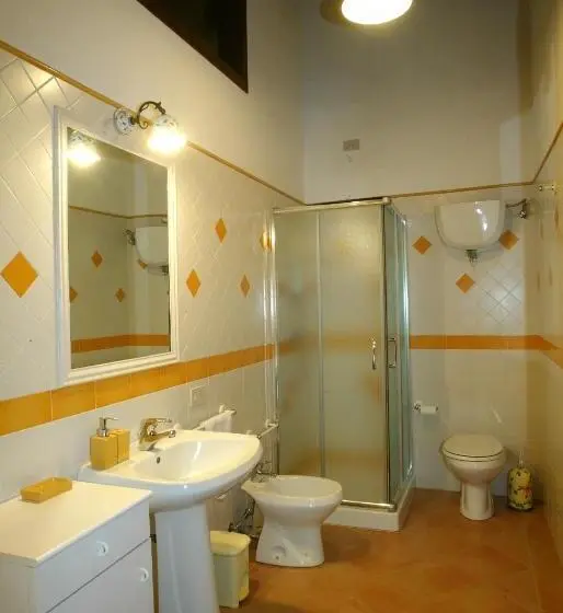 2 Bedrooms Apartment Lake View, Agriturismo Vergelle