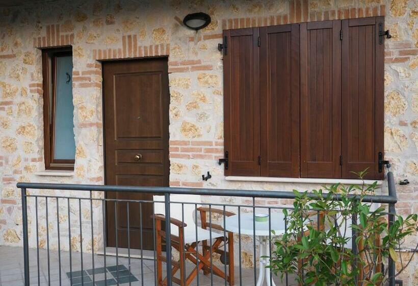 استودیو استاندارد با چشمانداز استخر, Domus Umbra