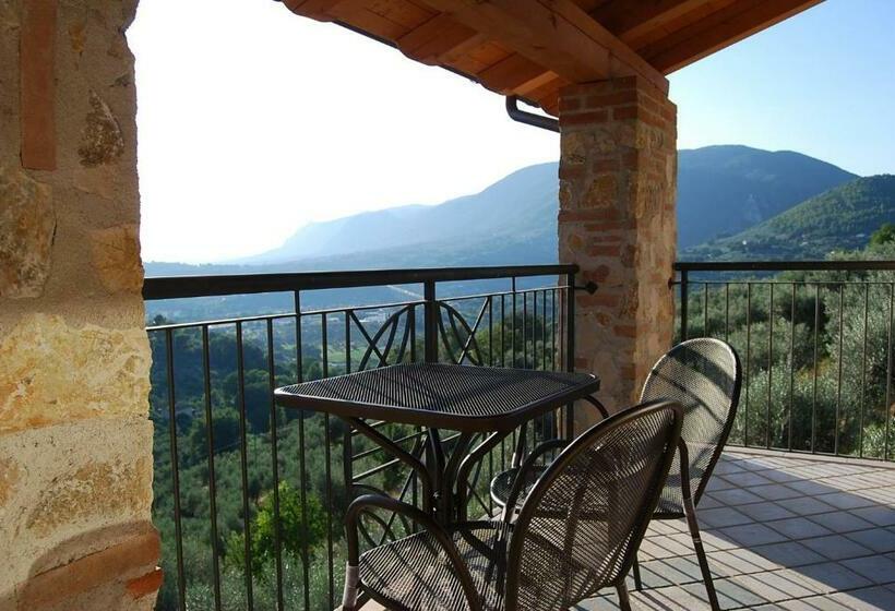 استودیو استاندارد با چشمانداز استخر, Domus Umbra