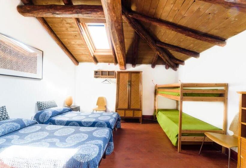 اتاق استاندارد چهار تخته, I 4 Gatti