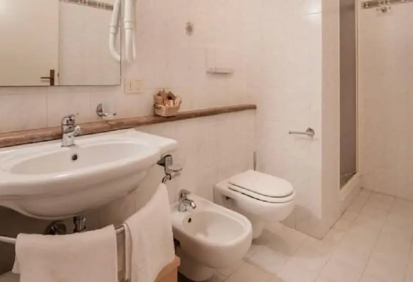آپارتمان 1 خوابه با بالکن و چشم‌انداز دریا, Residence La Rosa Di Nettuno