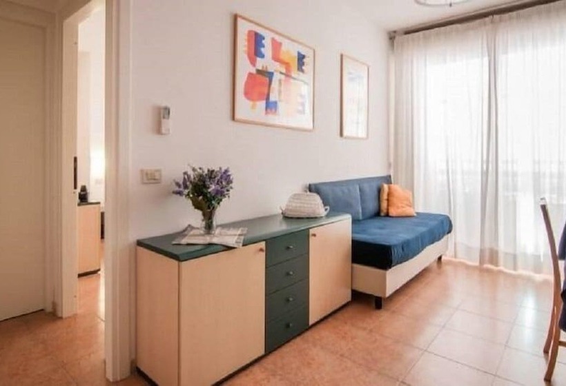 オーシャンビューバルコニー付きワンベッドルームアパートメント, Residence La Rosa Di Nettuno