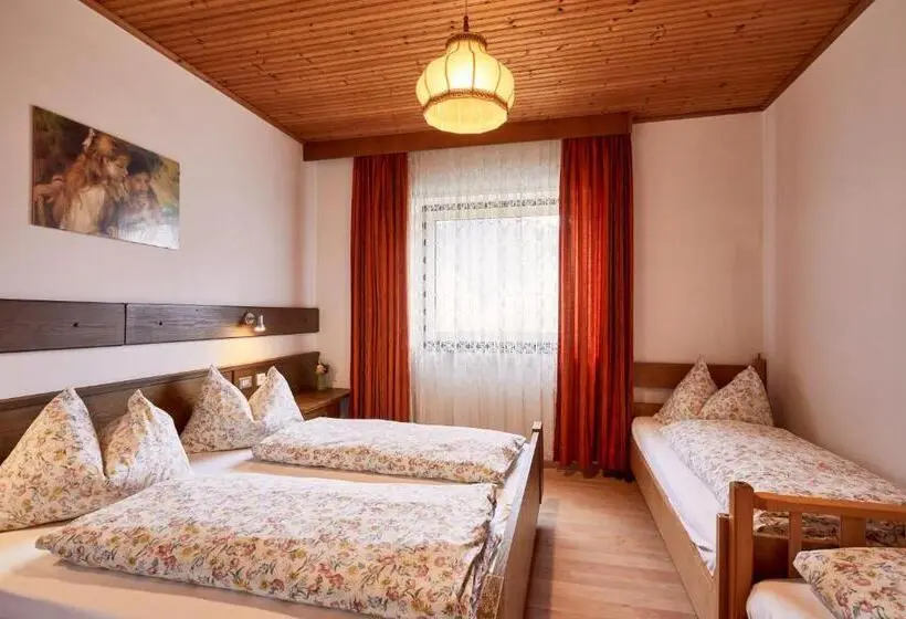 Economy Triple Room, Ferienpension Zummüllerhof
