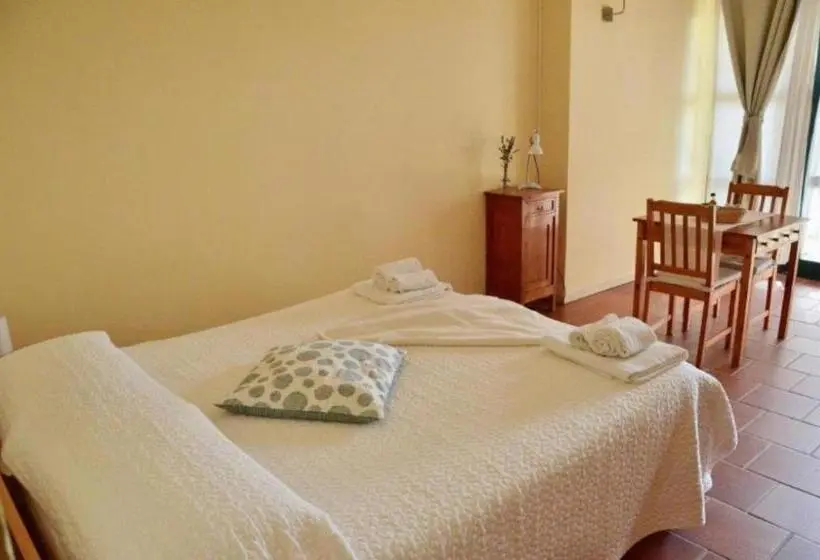 スタンダードスタジオ, Agriturismo Cornieto