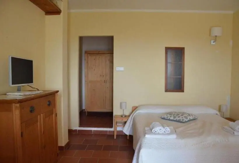 スタンダードスタジオ, Agriturismo Cornieto