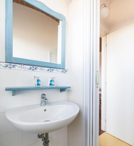 スタンダードスタジオ, Agriturismo Montevecchio Isolani