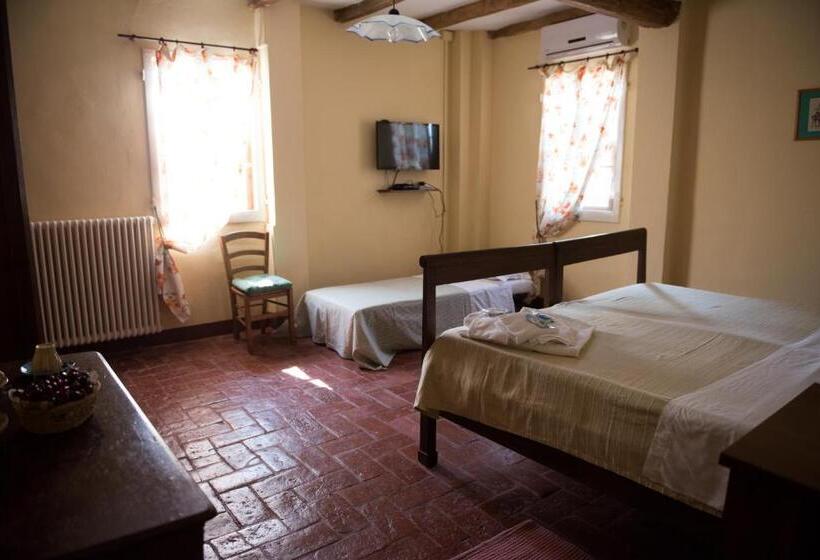 スタンダードトリプルルーム, Agriturismo Montevecchio Isolani