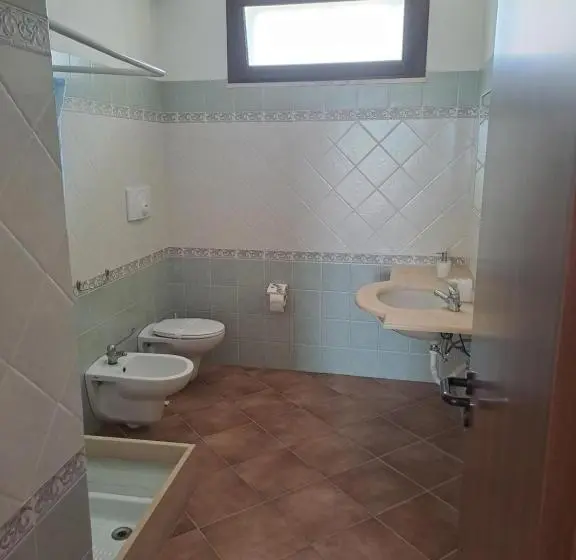 Standard Kolmen Hengen Huone, Fattoria Manostalla Villa Chiarelli