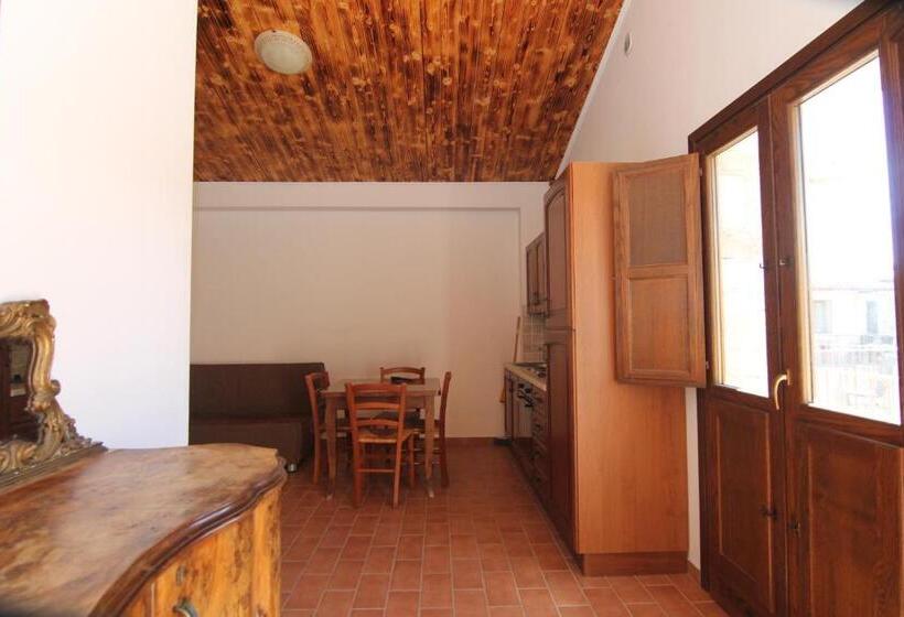 דירת חדר, Il Feudo Dei Pierleoni