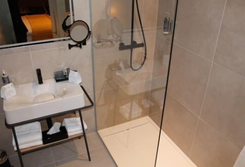 חדר סופריור, La Couronne