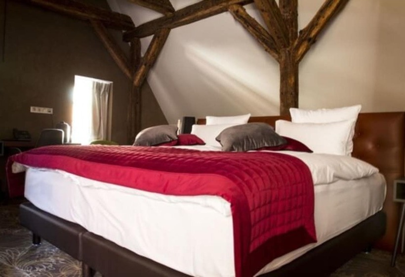 סוויטה, La Couronne