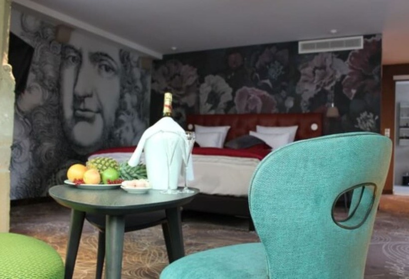 סוויטה, La Couronne