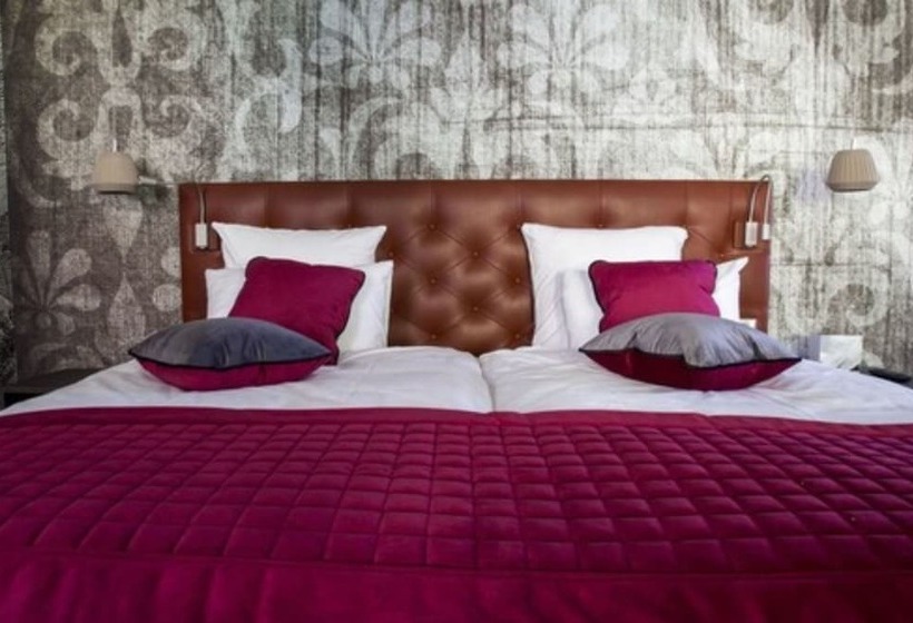 סוויטה, La Couronne