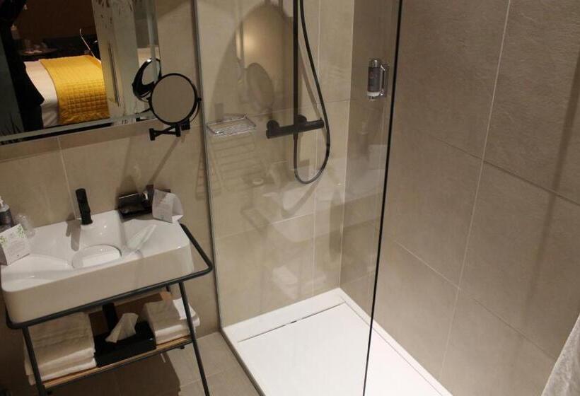 חדר סופריור, La Couronne