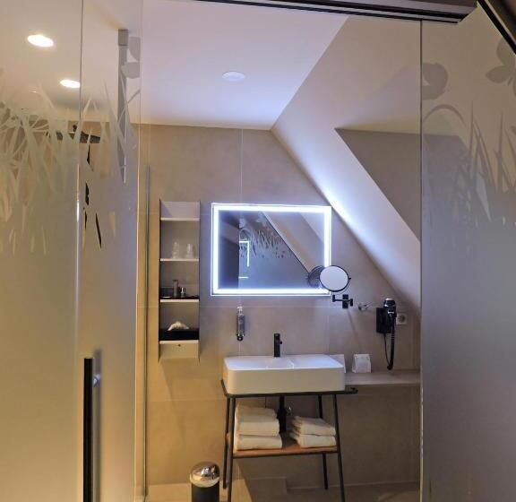 חדר סופריור, La Couronne