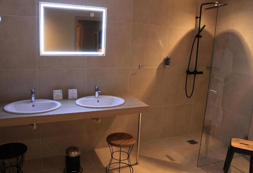 חדר סטנדרט, מיטת קינג, מותאם לאדם עם מוגבלויות, La Couronne