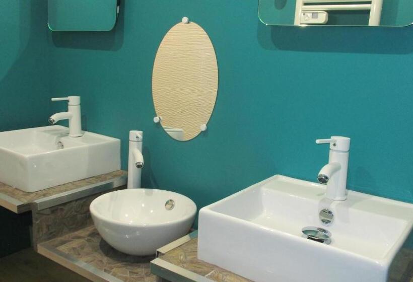 غرفة عائلية, Au Domaine De Py