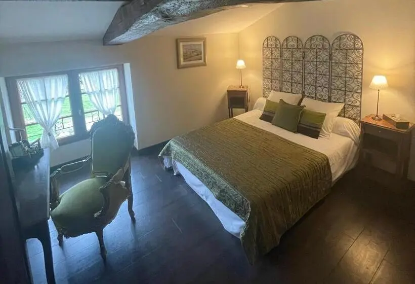 Standard Kolmen Hengen Huone Puutarhanäkymä, Moulin De Laboirie