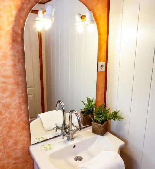 Standard Room, Cafe De France Eauze