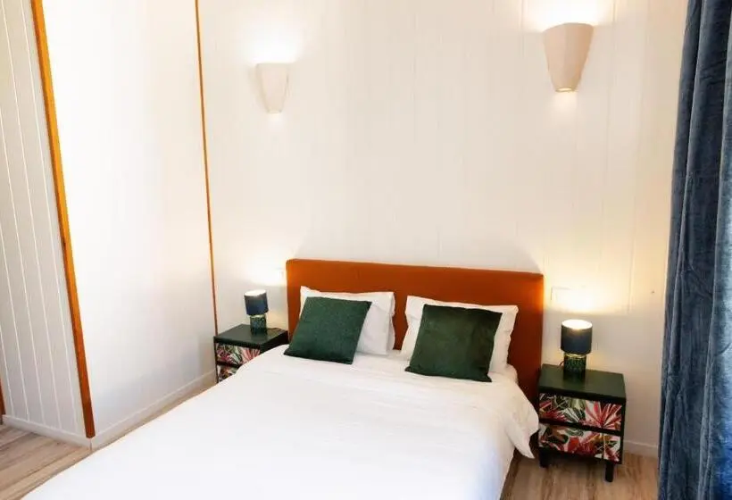 Standard Room, Cafe De France Eauze
