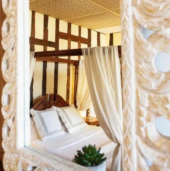 Suite, Cafe De France Eauze