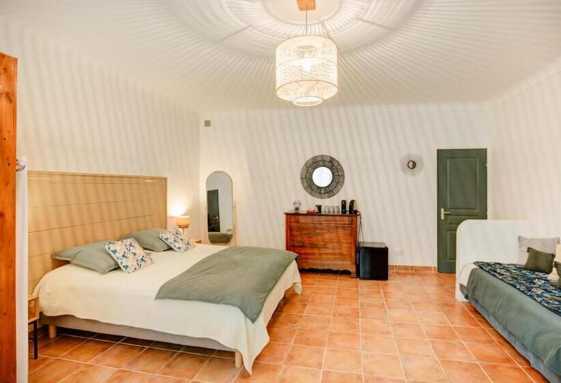 コンフォートトリプルルーム, Le Domaine De L Osage