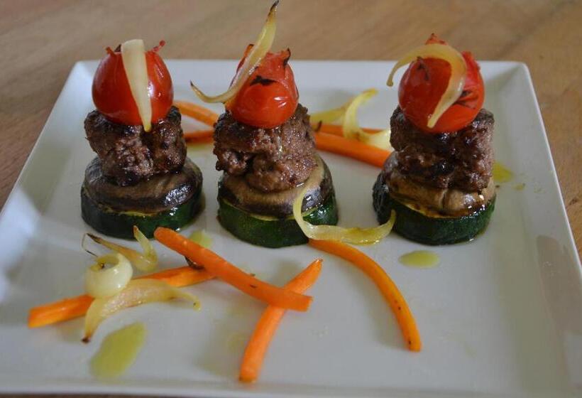 اتاق استاندارد, Mère Elvira