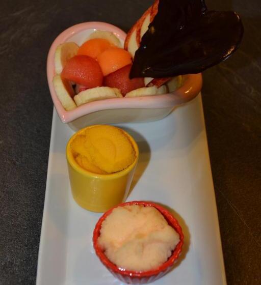 اتاق استاندارد, Mère Elvira