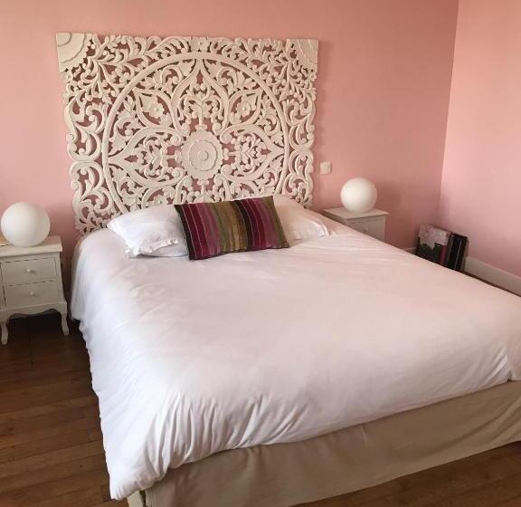 スタンダードルーム, Château Des Essards Avec Piscine Et Jacuzzi