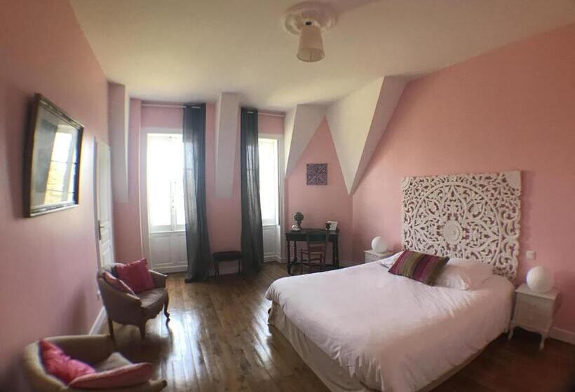 スタンダードルーム, Château Des Essards Avec Piscine Et Jacuzzi