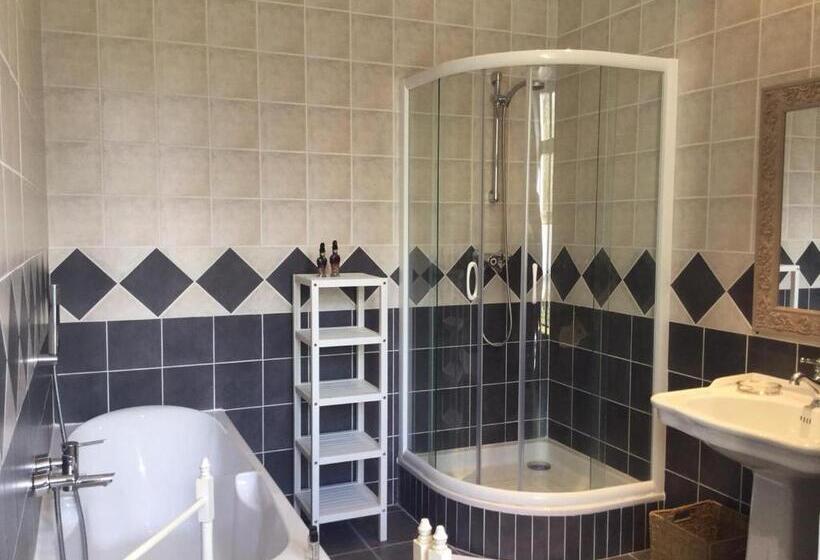 スーペリアトリプルルーム, Château Des Essards Avec Piscine Et Jacuzzi