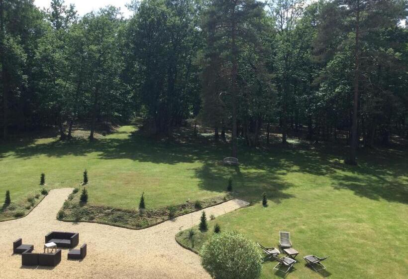 スーペリアトリプルルーム, Château Des Essards Avec Piscine Et Jacuzzi