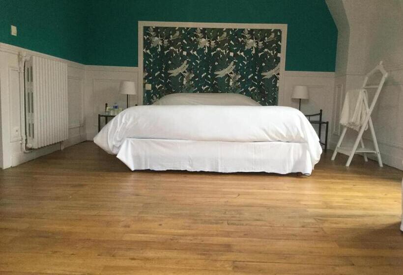 スイート（家族用）, Château Des Essards Avec Piscine Et Jacuzzi