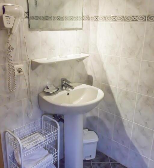 غرفة قياسية, Sylvie Fahrer Et Fils