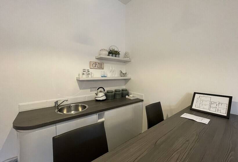 キングサイズベッドのスタンダードルーム, The Townhouse Boutique