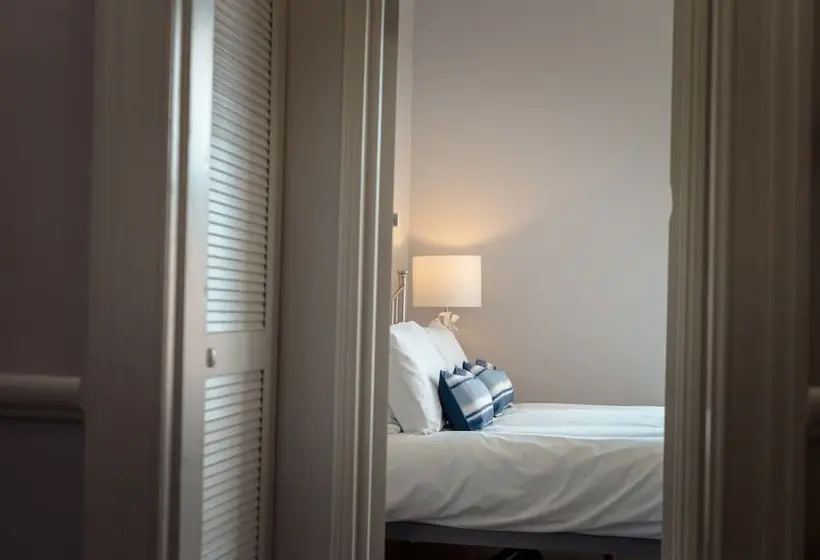 اتاق استاندارد با سرویس بهداشتی مشترک, Anabelle's Guest House