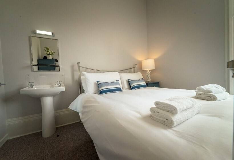 バス共有のスタンダードルーム, Anabelle's Guest House