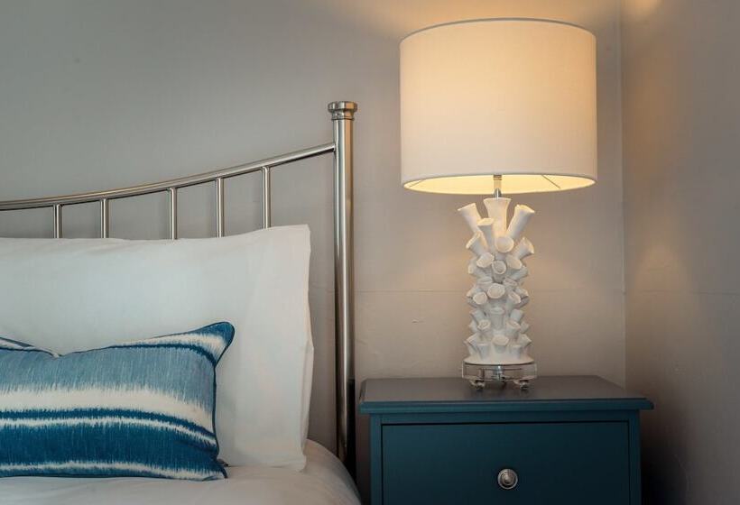 バス共有のスタンダードルーム, Anabelle's Guest House