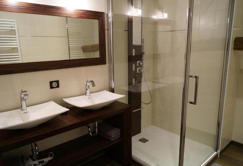 חדר סטנדרט לארבעה, Chambres D'hôtes La Leva