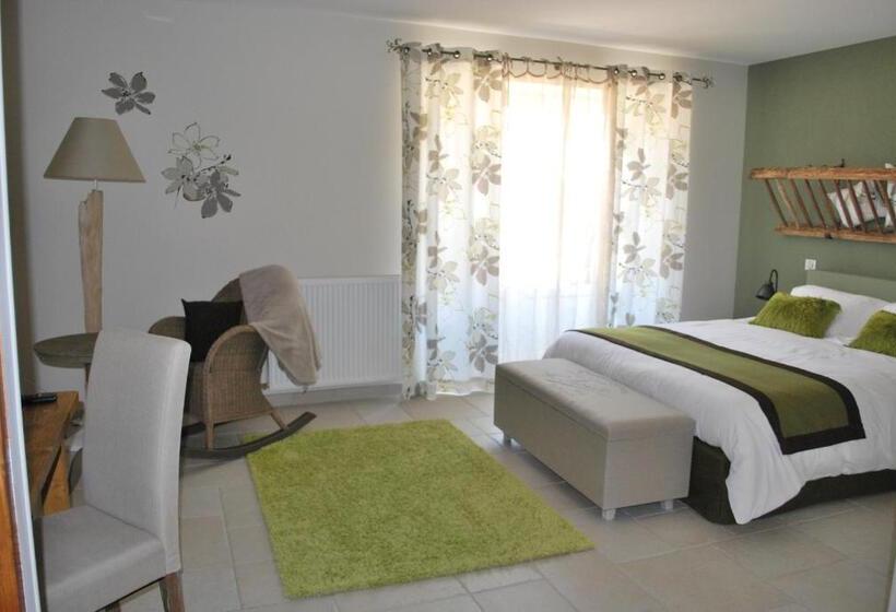 חדר סטנדרט מותאם לאדם עם מוגבלויות, Chambres D'hôtes La Leva