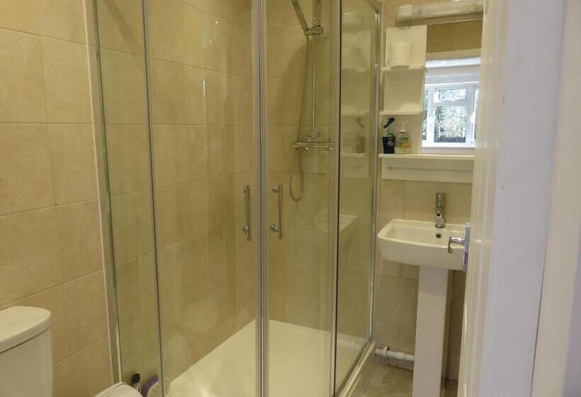 标准间, Cherry Lodge